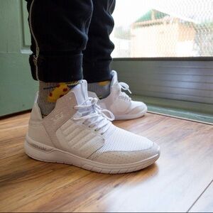 Stylish Y2K Supra White Men's Sneakers size 9